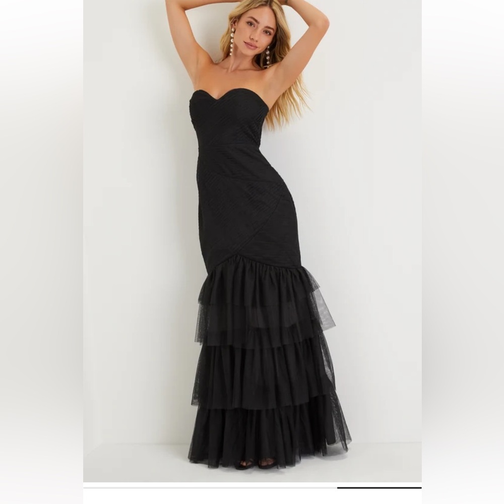 Lulus stunning black tulle pleated strapless trumpet dress